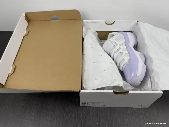 Air AH7860-101 Pure Jordan 11 WMNS Violet Low 0420
